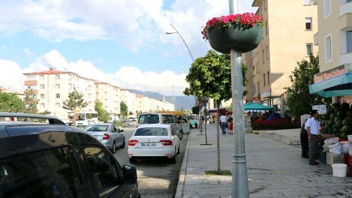 Aziziye Çiçek Bahçesi Gibi