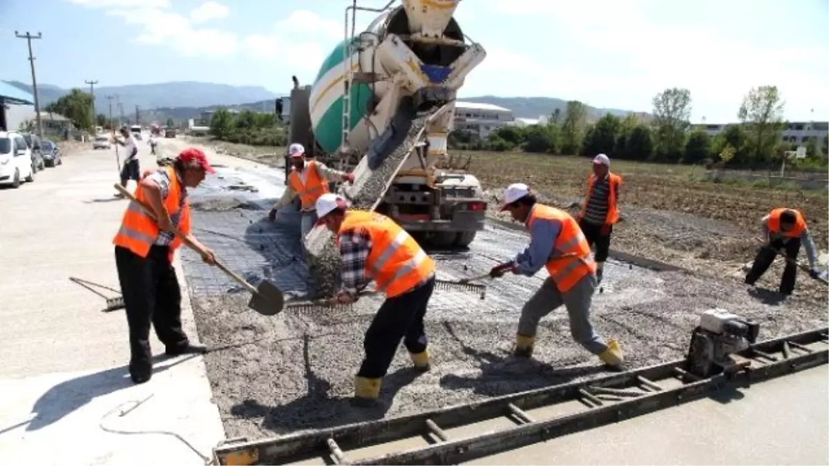 Başiskele\'de Yol Çalışmaları Devam Ediyor