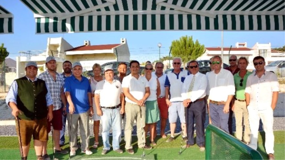 Golf Tutkunları, İzmir Golf Kulübünde Buluştu
