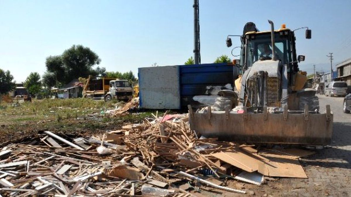 Mobilya Atıkları Temizlendi