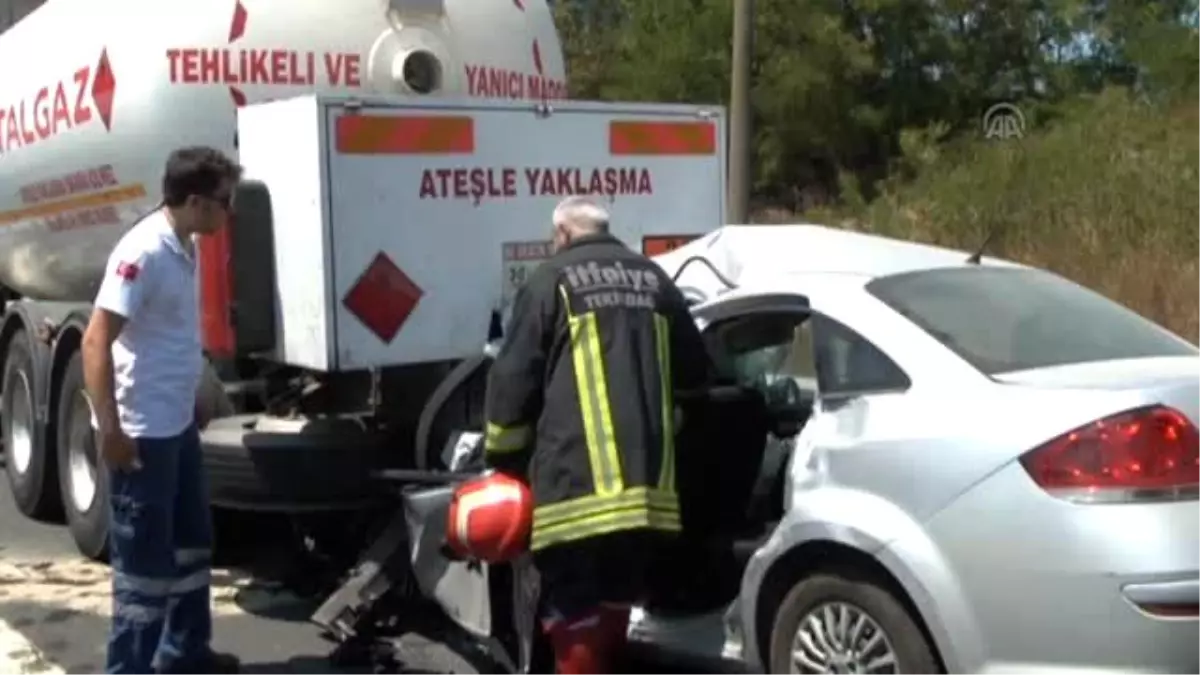 Otomobiliyle Tankerin Altına Girdi: 1 Ölü