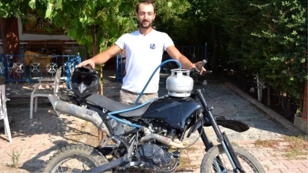 Motosiklete Piknik Tüpü Taktı, 700 KM Yol Gidiyor