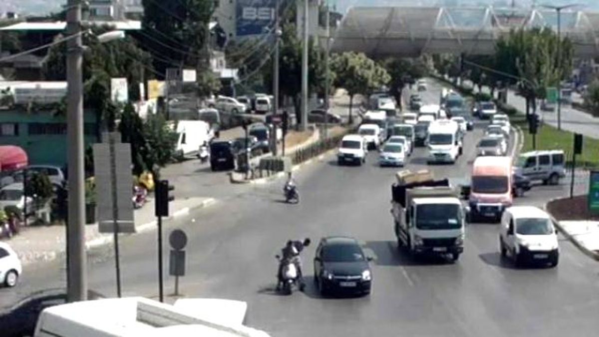Trafik Işıklarında Pompalı Dehşet: 3 Yaralı (2)
