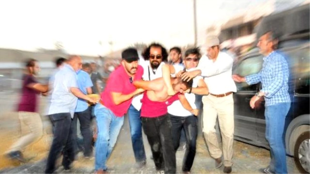 Van\'da HDP\'nin Protesto Yürüyüşüne Polis Müdahalesi