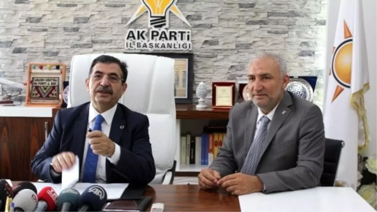 Bakan Güllüce, AK Parti Malatya İl Başkanlığı\'nı Ziyaret Etti