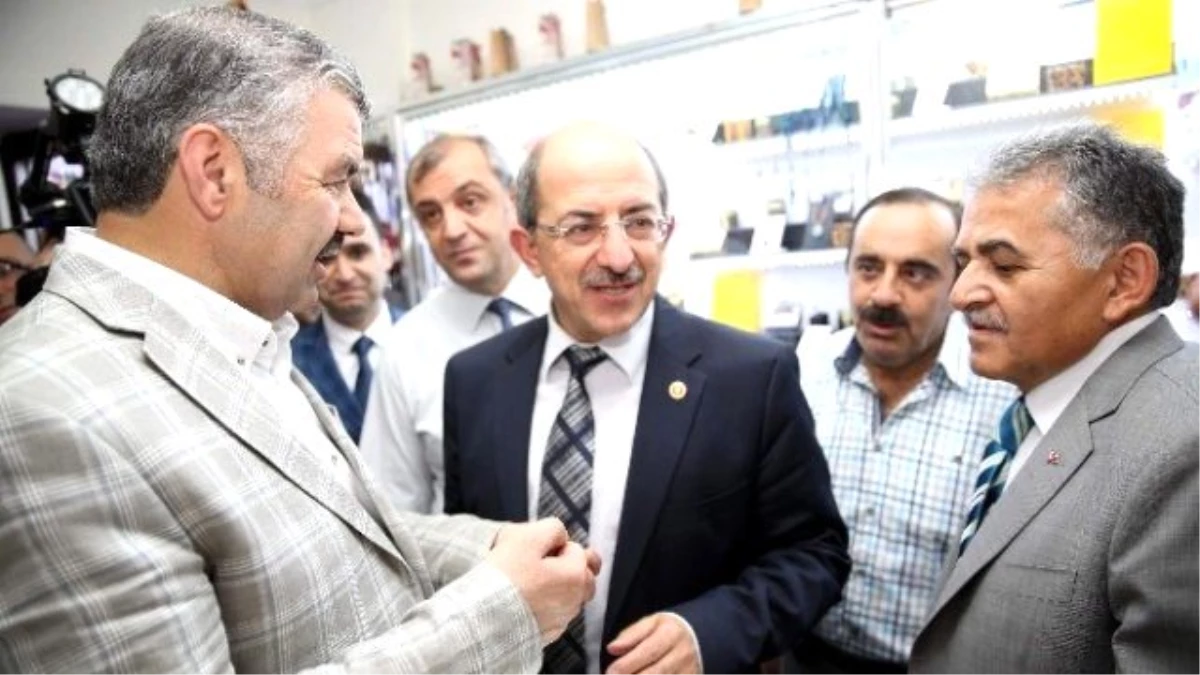 Başkan Mustafa Çelik Hunat Çarşısı Esnafini Ziyaret Etti