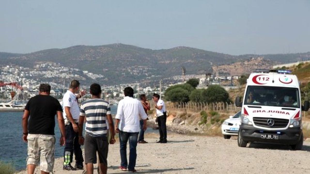Bodrum\'da Motosiklet Denize Uçtu: 1 Yaralı
