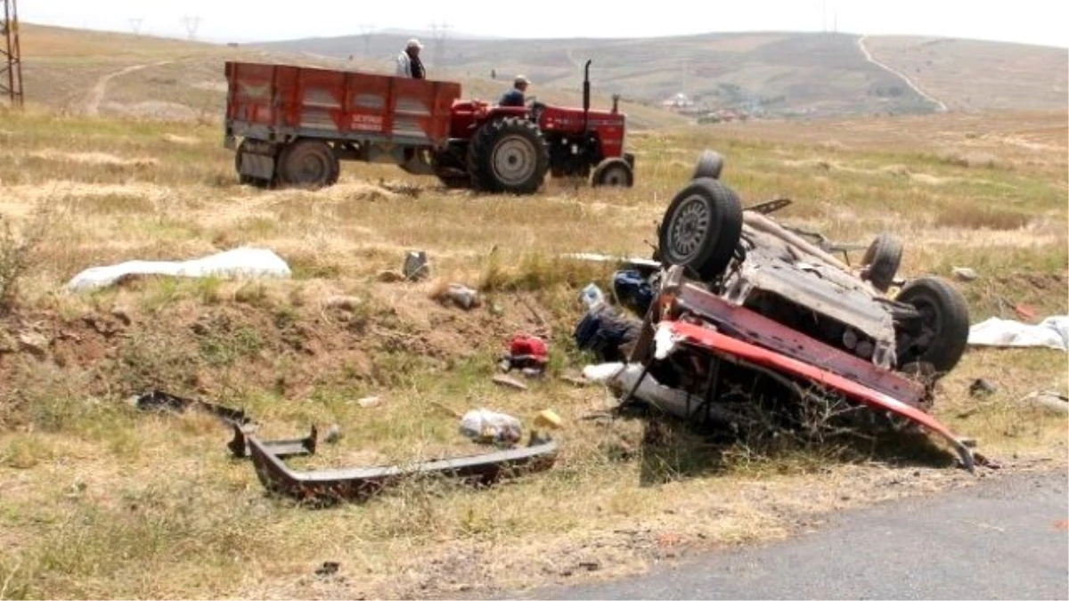 Çankırı\'da Otomobil Traktörle Çarpıştı: 3 Ölü, 4 Yaralı