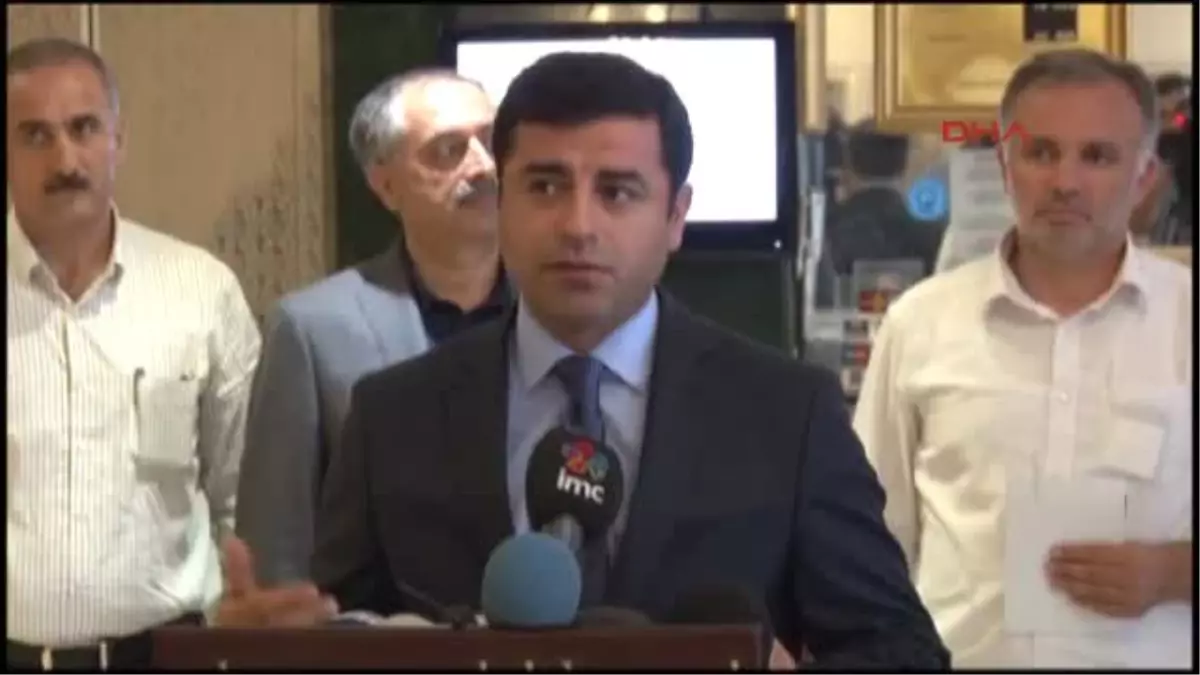 Demirtaş\'ın Köşe Yazarları ve İslami Kanaat Önderleriyle Yaptığı Görüşme