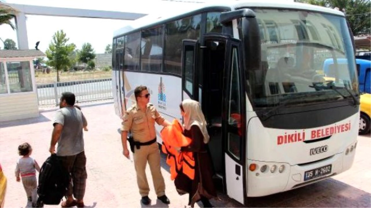 Dikili\'de 68 Suriyeli Kaçak Yakalandı