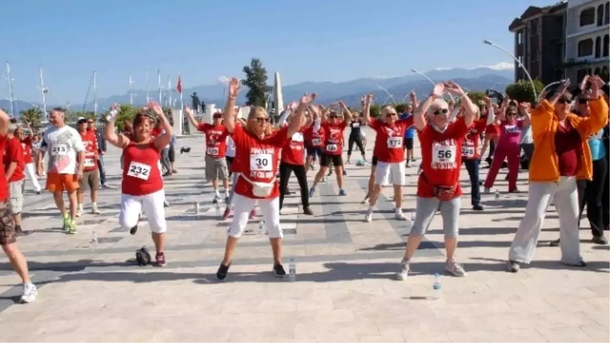 Fethiye\'de Kanser Koşusu Geliriyle Gastroskopi Cihazı Alındı