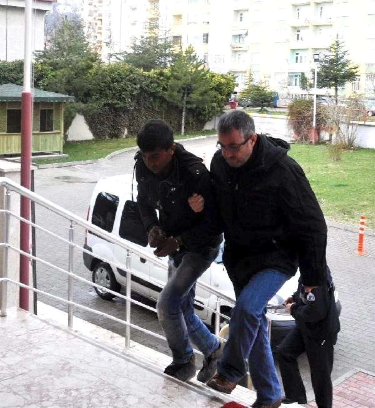 Konya\'da 2 Uyuşturucu Satıcısına Hapis Cezası
