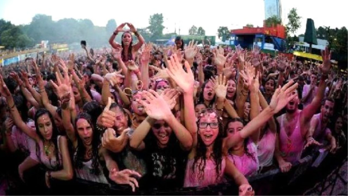 Life İn Color" Festival To Strike Istanbul On Aug 1