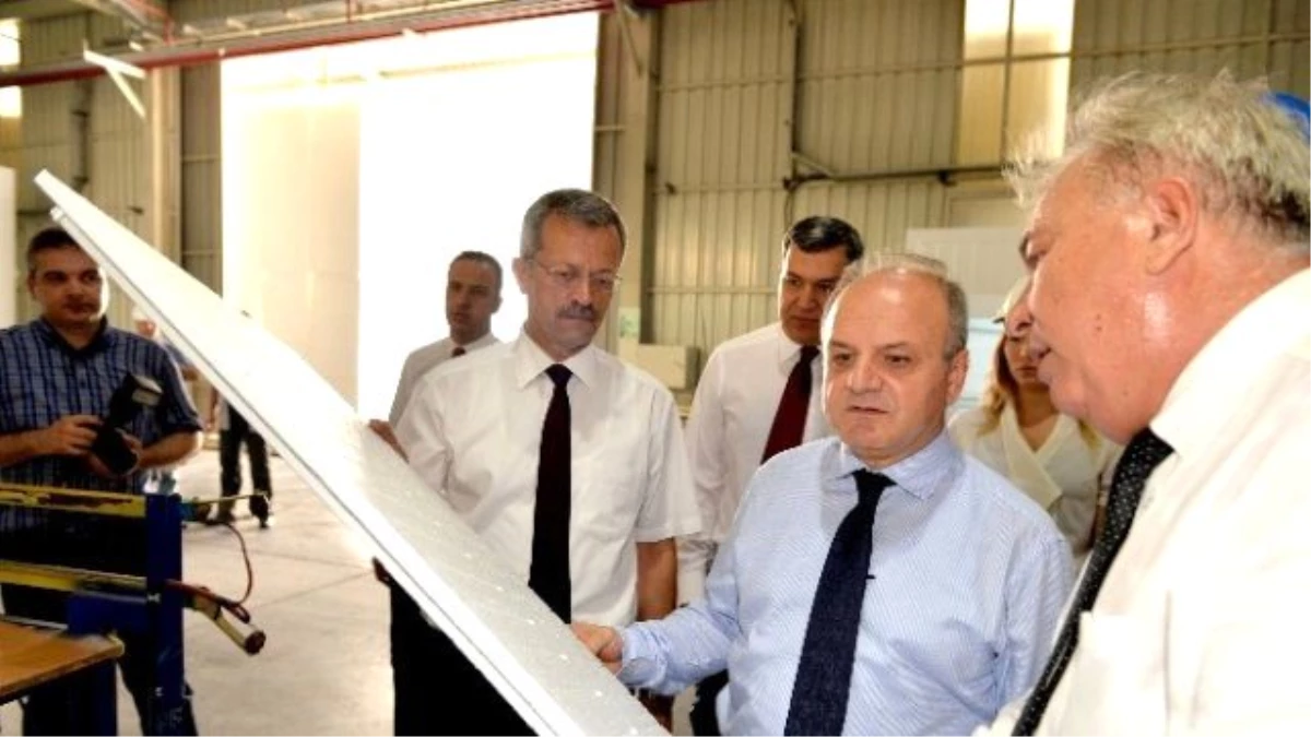 Mersin Valisi Çakacak\'tan Teknopanel Fabrikası\'na Ziyaret