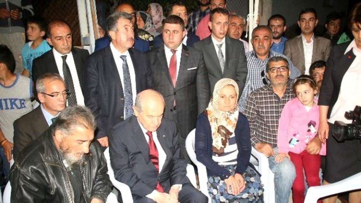 MHP Genel Başkanı Bahçeli\'den Şehit Ailesine Ziyaret