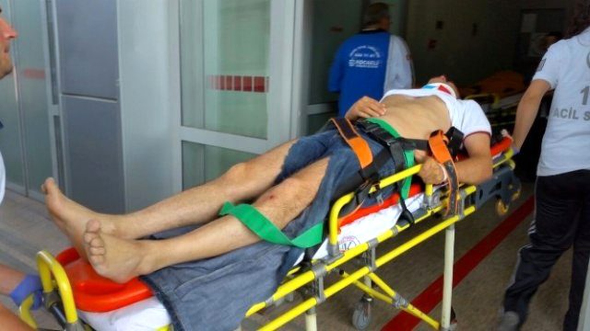 Polisi Karşısında Görünce Üçüncü Kattan Atladı