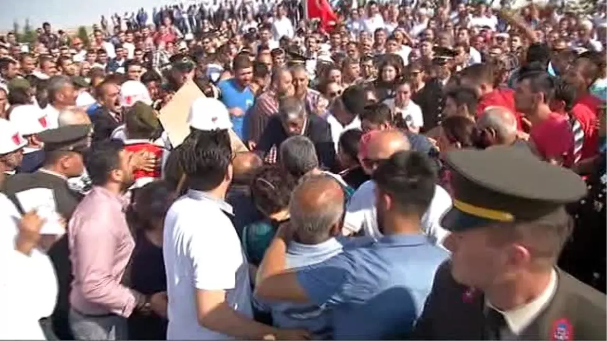 Şehit Onbaşı Hamza Yıldırım, Memleketi Bala\'da Defnedildi