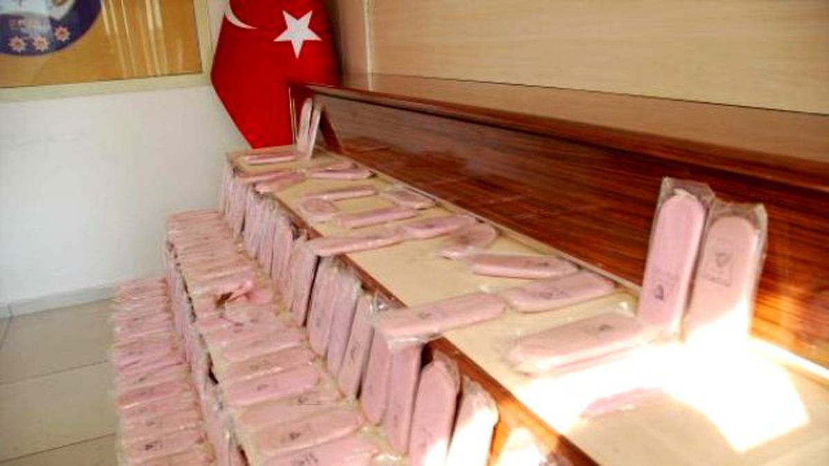 Suriyeli Kadının Evinde 24 Kilo Esrar Ele Geçirildi