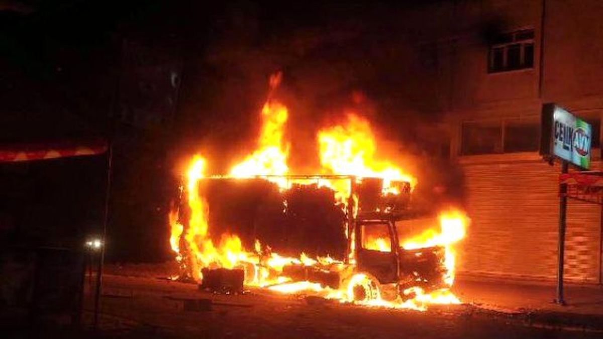 Suruç\'ta Tır\'ı Ateşe Veren 4 Kişi Tutuklandı