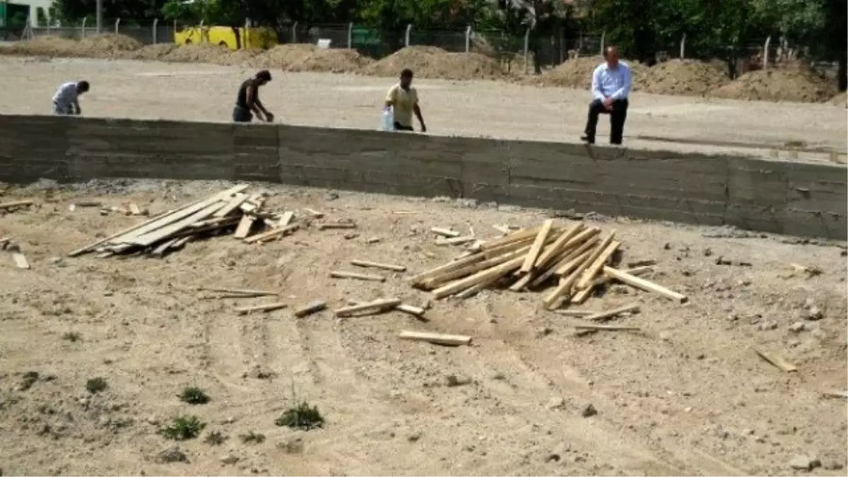 Topakkaya Kent Meydanı Projesinin Yapımına Başlandı