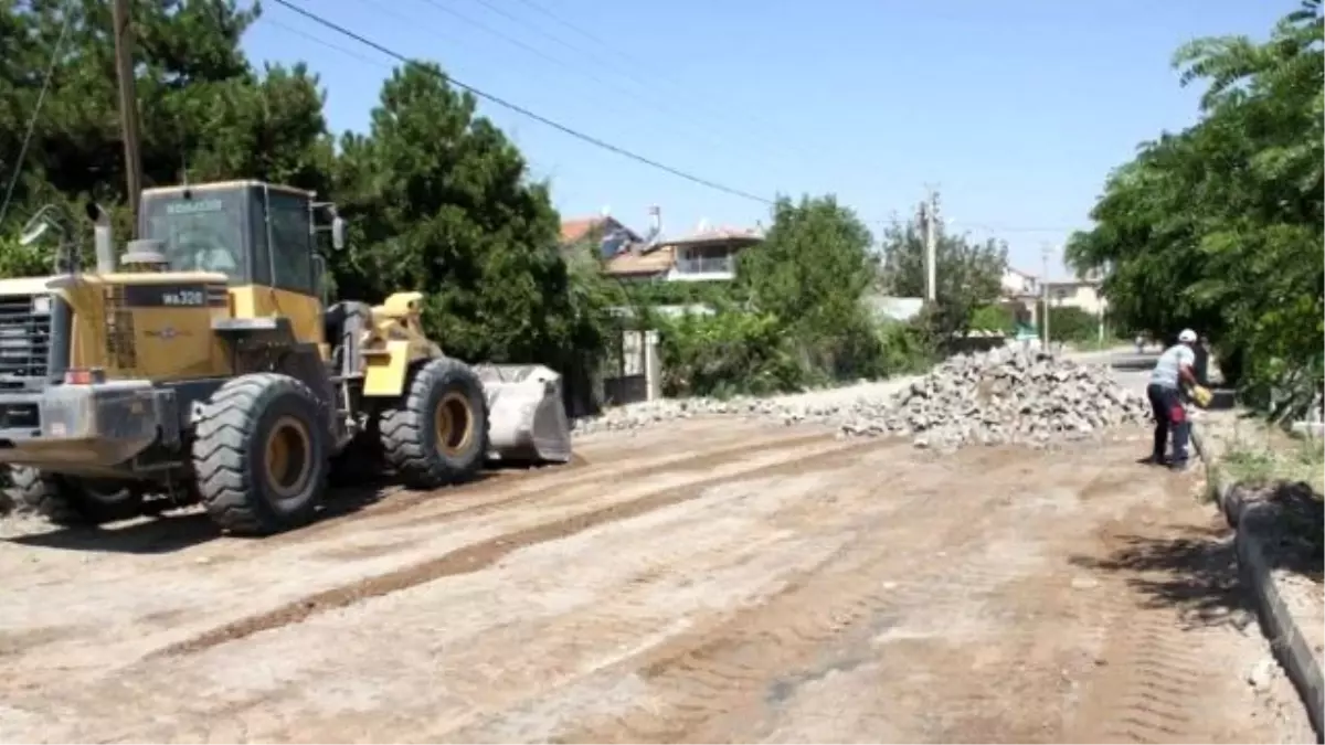 Uçhisar\'da Yol ve Kaldırım Çalışması