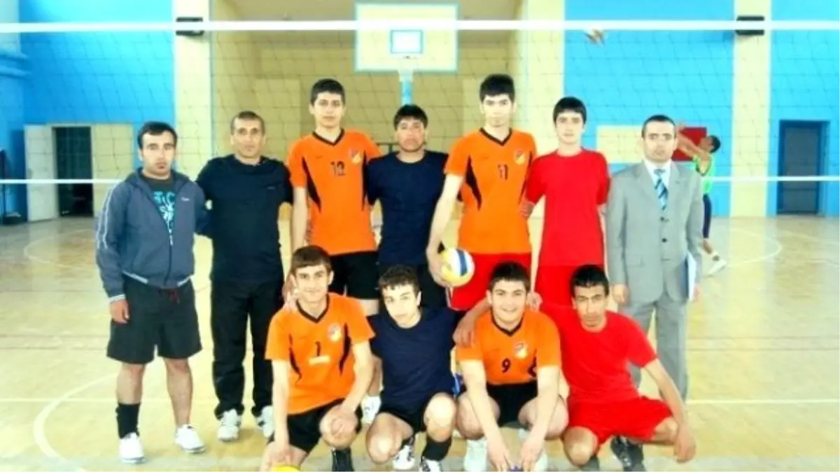 Voleybol Yaz Spor Okulları Kursuna Rekor Katılım