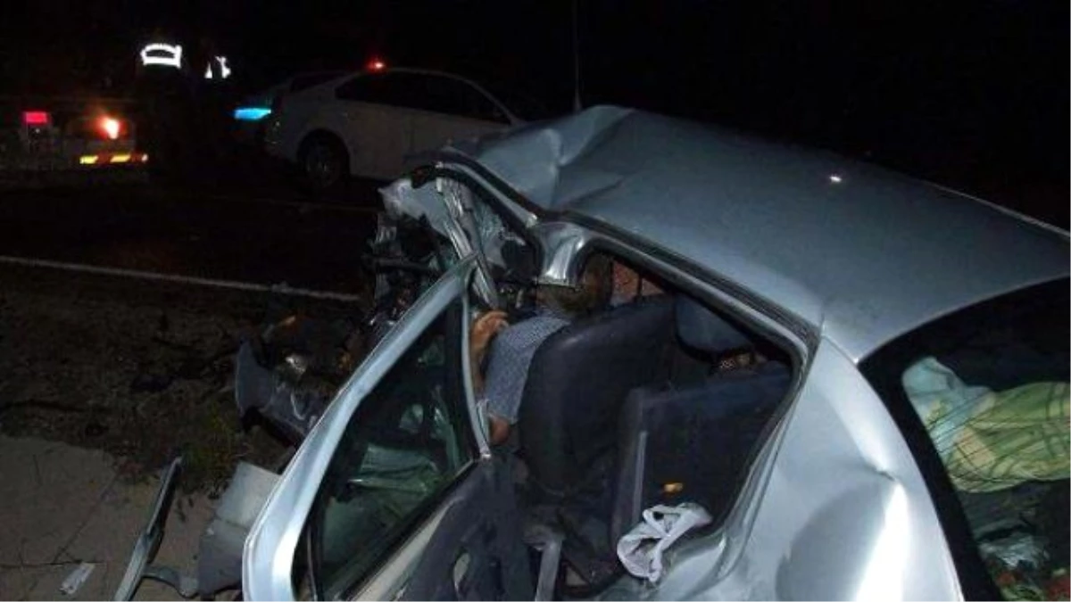 Yozgat\'ta 2 Otomobil Çarpıştı: 3 Ölü 2 Yaralı
