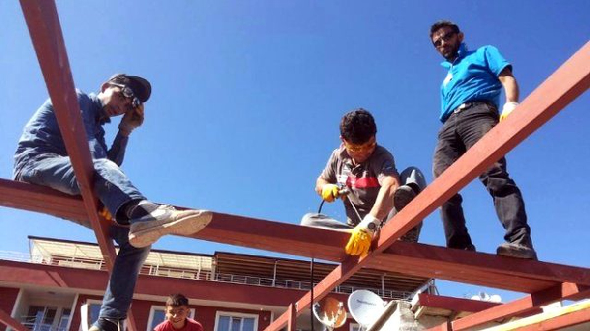 Yozgat\'ta Aşırı Sıcaklar Açık Havada Çalışan İşçilerin Çalışmasını Zorlaştırıyor