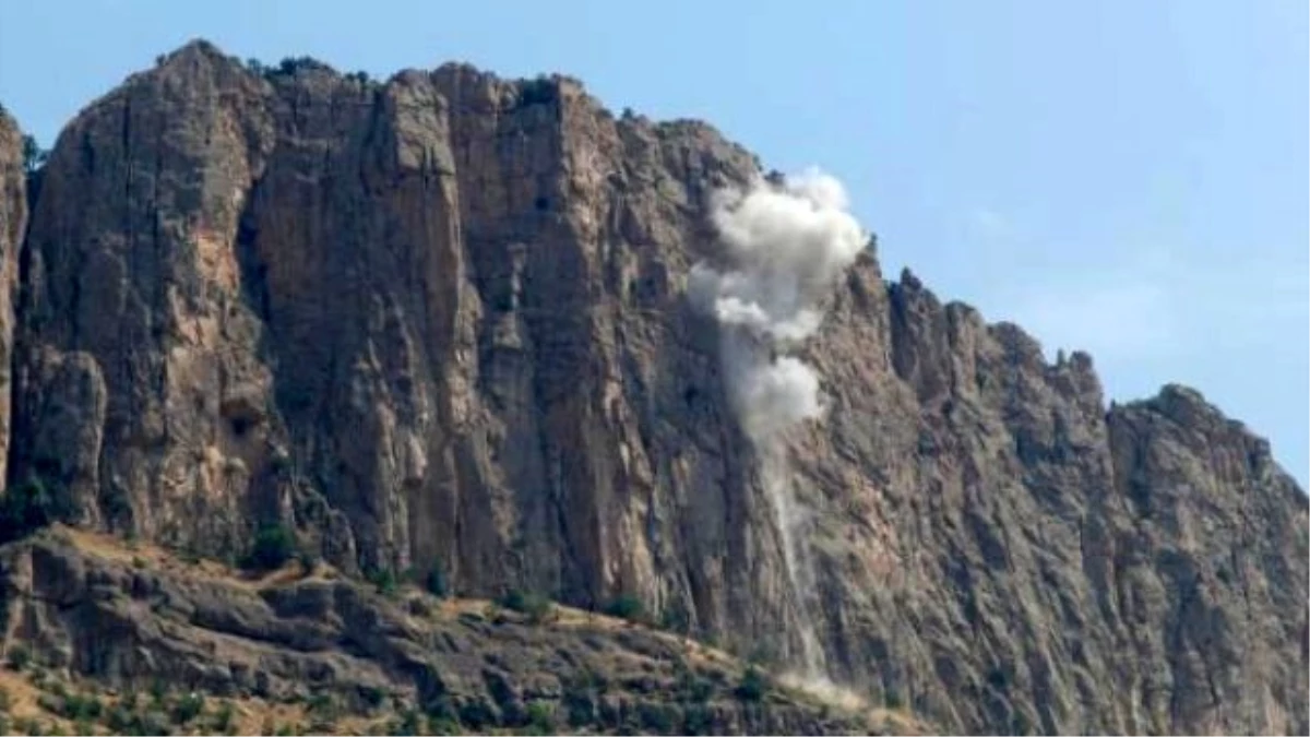Derecik\'te Jandarma Bölüğüne PKK\'dan Havanlı Saldırı