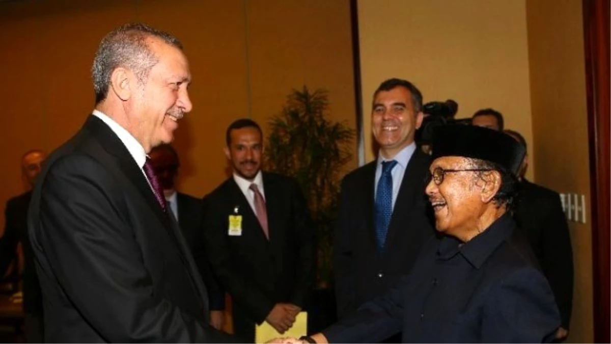 Erdoğan, Endonezya 3. Cumhurbaşkanı Habibie\'yi Kabul Etti