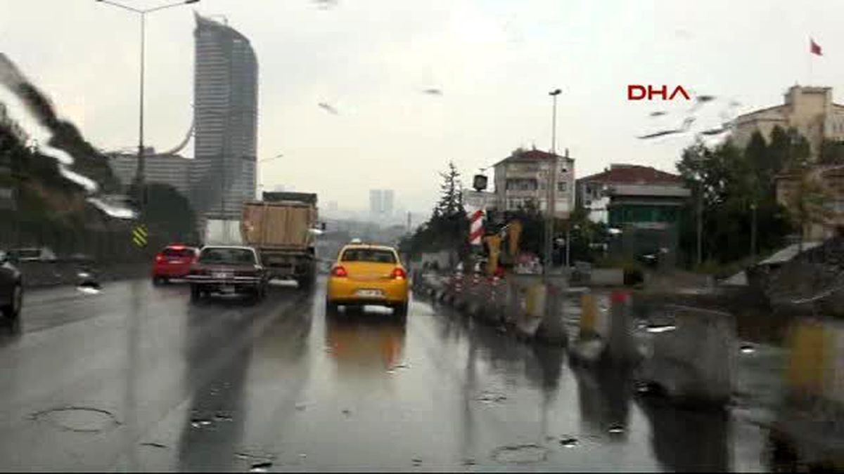 İstanbul\'da Yağmur Sürprizi