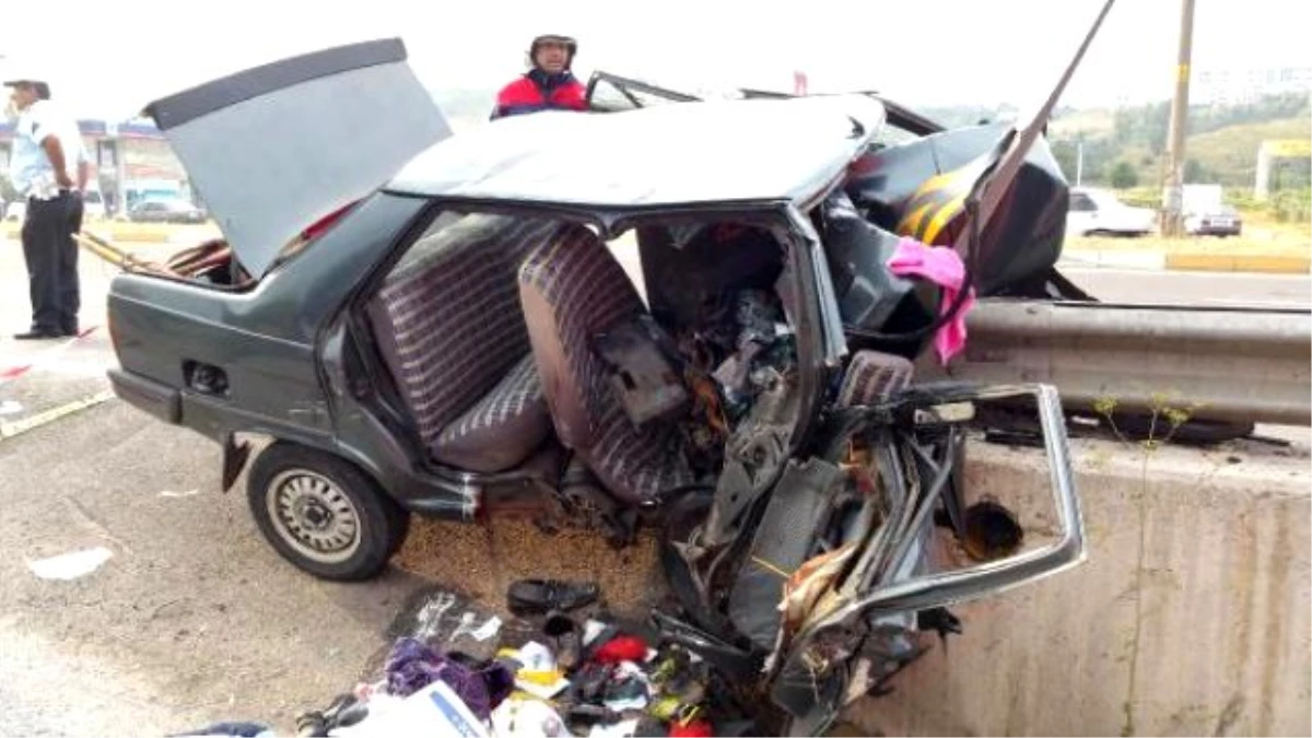 Bolu\'da Otomobil Bariyerlere Saplandı: 2 Ölü, 4 Yaralı
