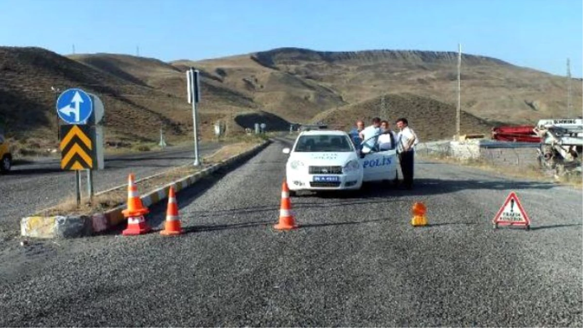 PKK\'nın 10 Günde 2 Kez Kestiği Karakurt- Kağızman Karayolu, Ulaşıma Kapıtıldı