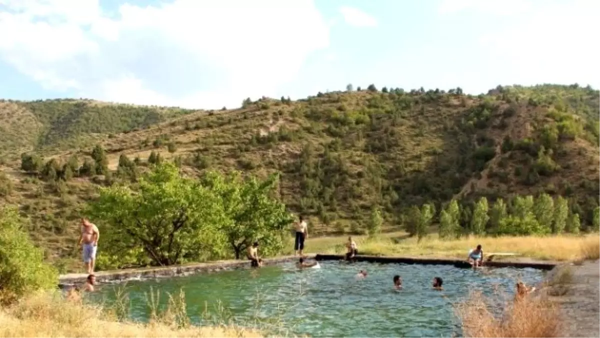 Sıcaklar Sulama Havuzuna Rağbeti Artırdı