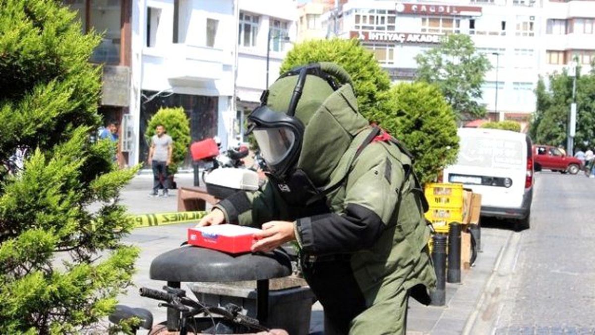 Tarihi Saat Kulesi\'nde Bomba Paniği