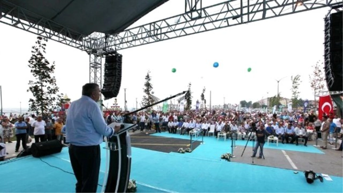 Başkan Toçoğlu: "Karasu Sahil Parkı ve Rekreasyon Projesi Hayırlı Olsun"