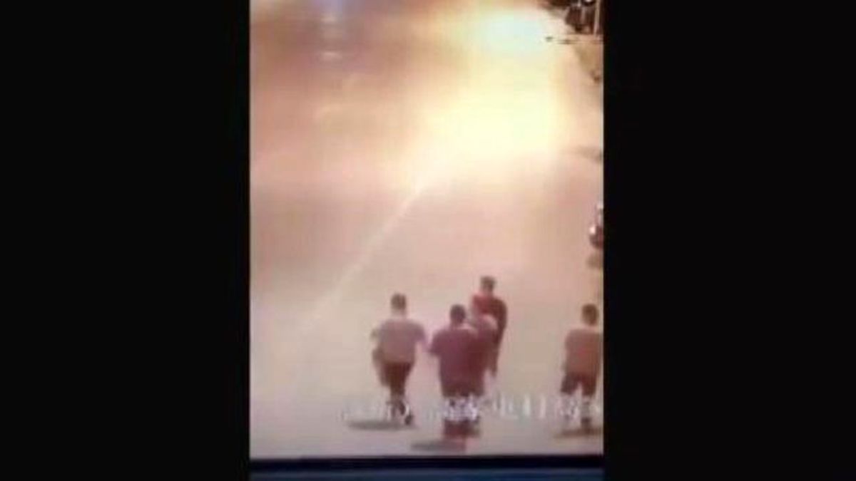 Çin\'de "Bowling Kaza"Da Bir Araç 5 Kişiye Çarptı