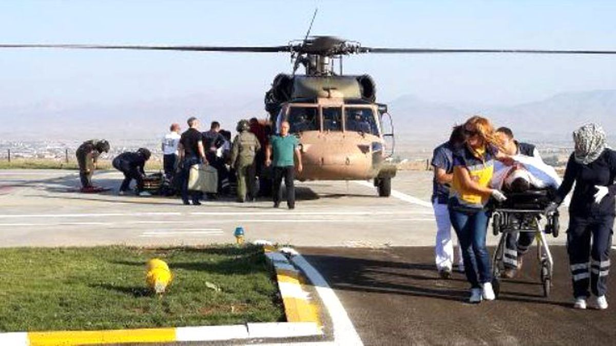 Pkk, 2 Ton Bomba Yüklü Traktörle Karakola Saldırdı: 2 Şehit, 24 Yaralı (2) - Yeniden