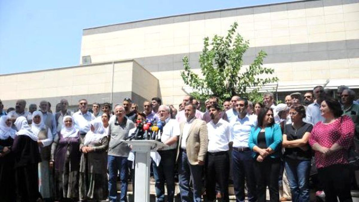 Stk\'lar Adına Açıklama Yapan Bedirhanoğlu: Çatışmaları Durdurun