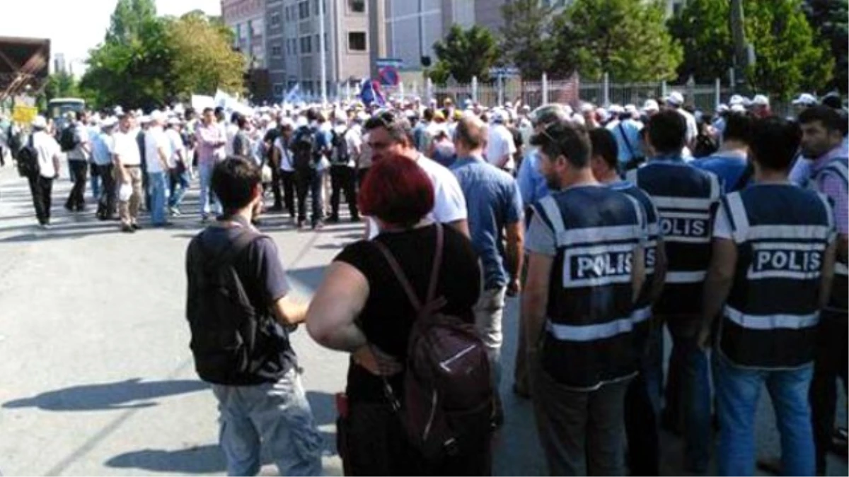 Bakanlığa Yürümek İsteyen KESK Üyelerine Polis Müdahalesi