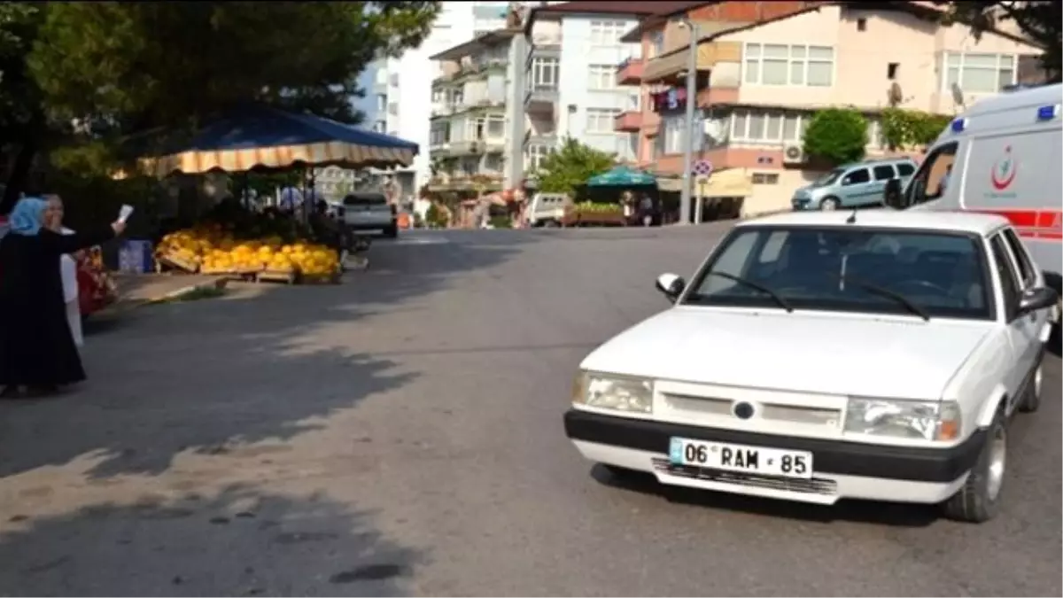 Bebek Arabasına Otomobil Çarptı