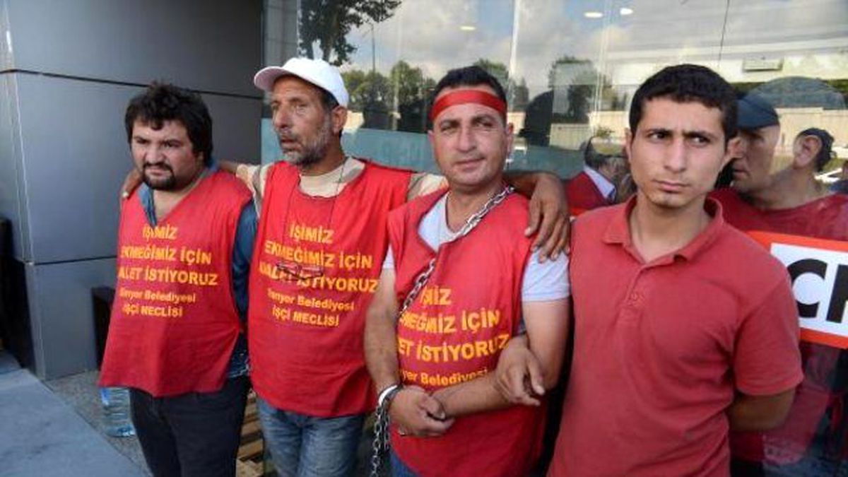 CHP İl Binasına Kendilerini Zincirleyen Taşeron İşçiler Gözaltına Alındı