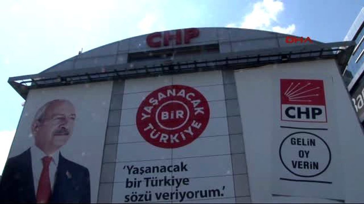 CHP İl Binasına Kendilerini Zincirleyen Taşeron İşçiler Gözaltına Alındı - 2