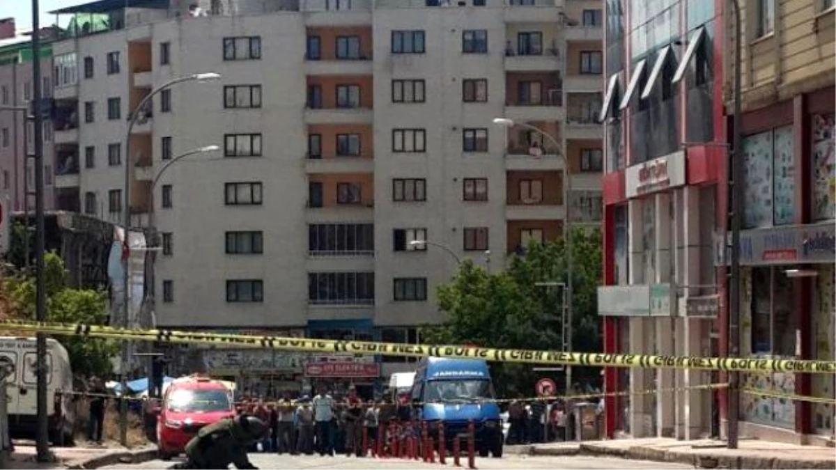 Erzurum\'da Şüpheli Çanta Fünyeyle Patlatıldı