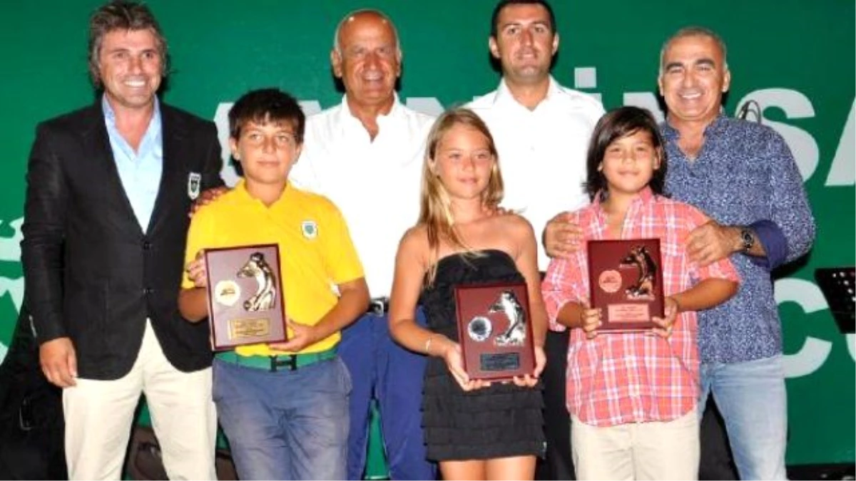 Golf Tutkunları Ödül Töreninde Bora Gencer ile Coştu