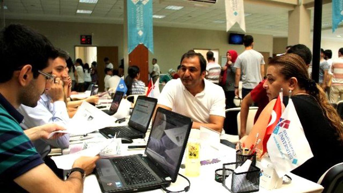 Hkü\'de Yeni Öğrenci Kayıt Günleri Başladı