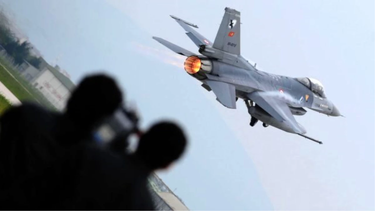 Jetler Kuzey Irak\'taki Hedefleri 10 Uçakla Bombaladı