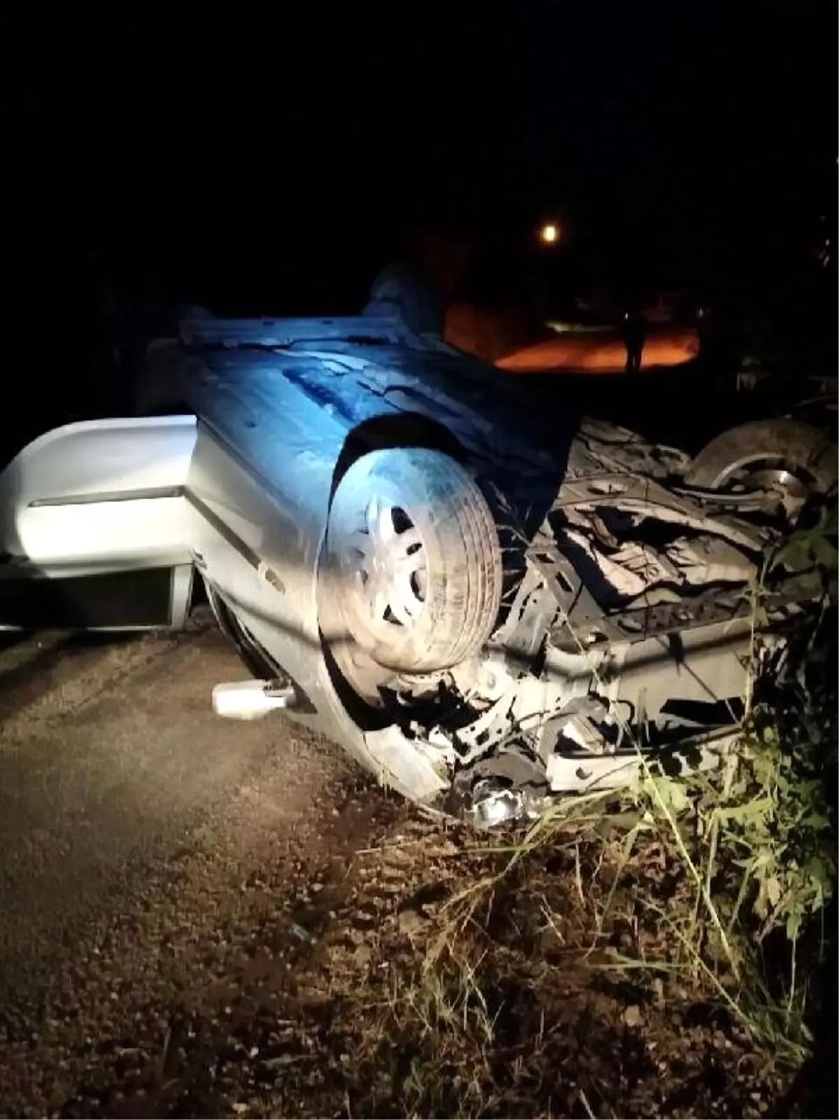 Liseli Gençlerin Otomobil Gezintisi Faciayla Bitti: 1 Ölü, 4 Yaralı