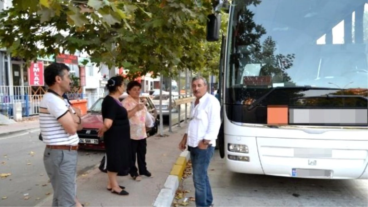 Otobüs Arıza Yaptı, 40 Yolcu Sabaha Kadar Bekledi