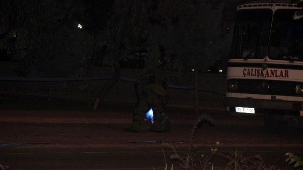 Şüpheli Poşetten Kamuflaj Çıktı